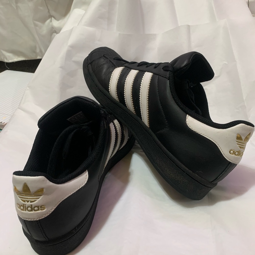 Adidas SUPERSTARS black and white